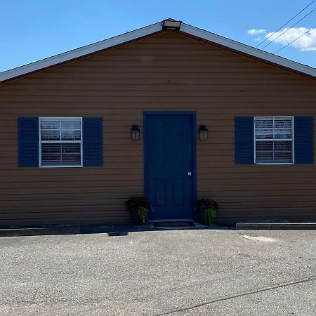 Andy Griffith Parkway Inn マウント・エアリー エクステリア 写真