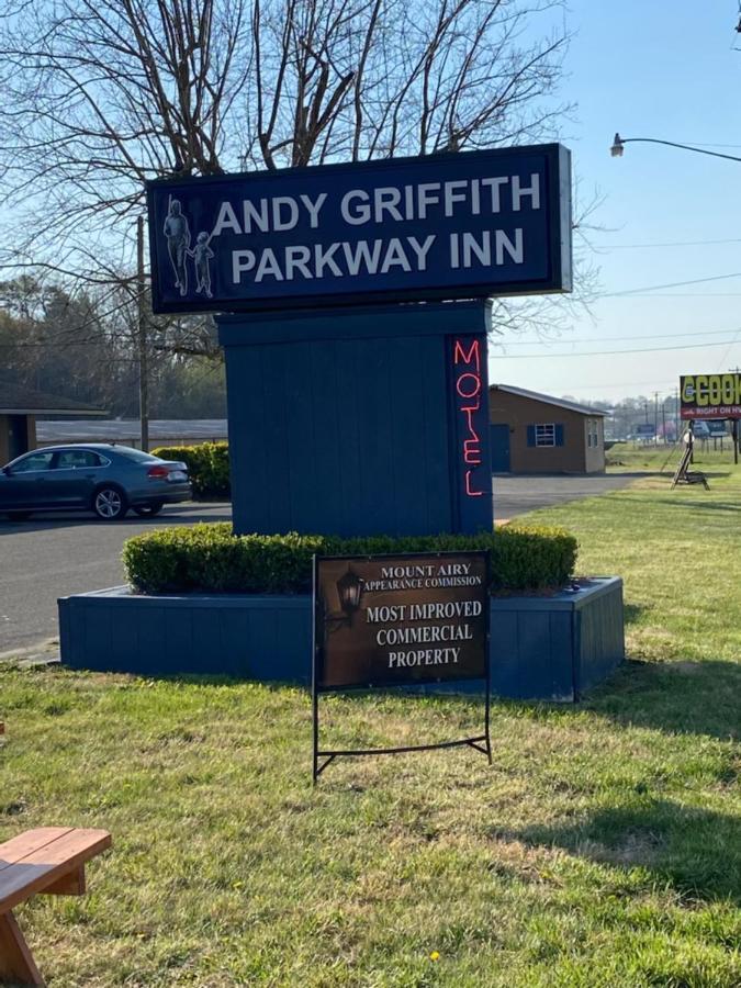 Andy Griffith Parkway Inn マウント・エアリー エクステリア 写真